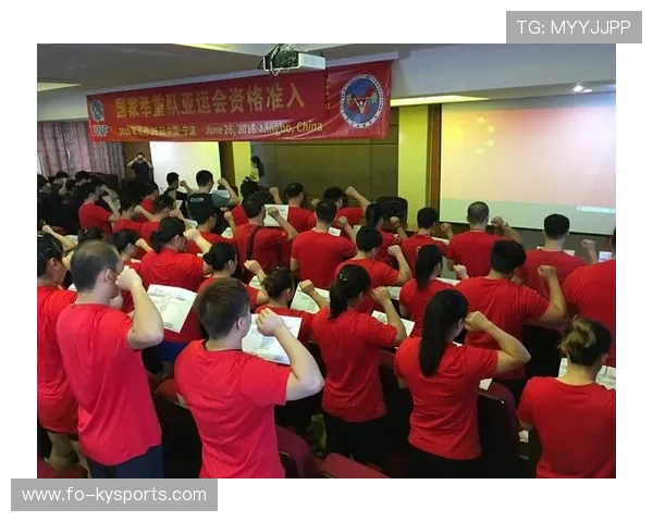 国际举重协会推动基层俱乐部健康管理与反兴奋剂教育，国家举重队训练视频